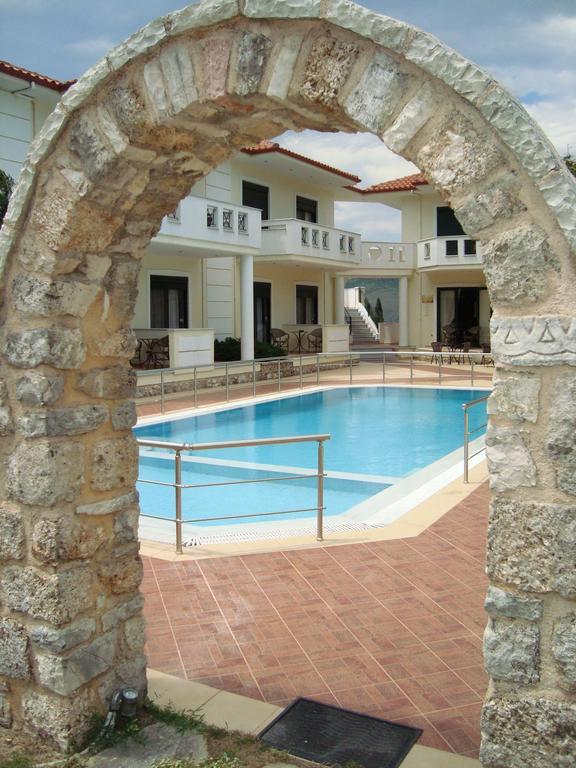 Apartamento Kourtis Paramythia Habitación foto